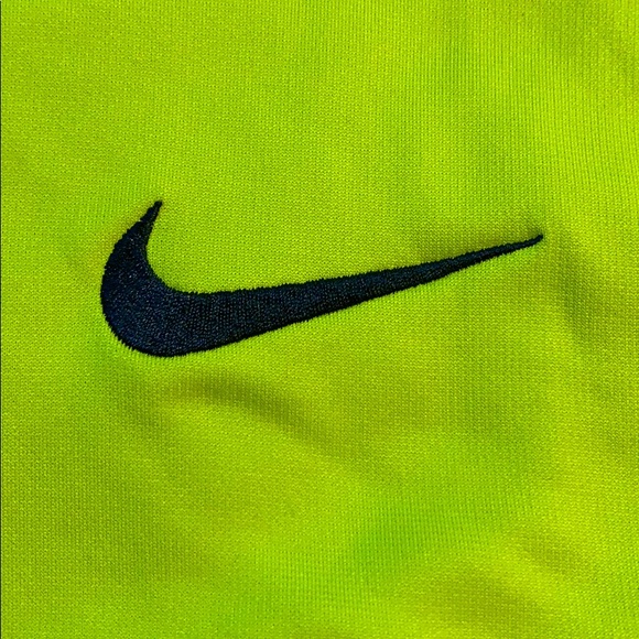 Size large Nike therma fit hoodie - Picture 3 of 3